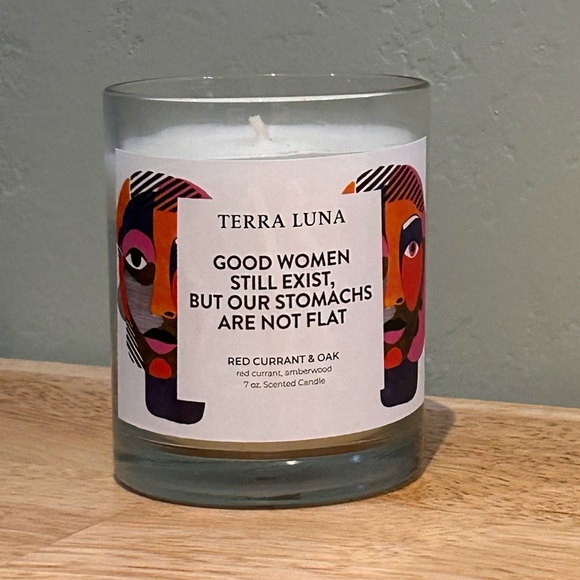 Red Current Amberwood And Oak Scented Candle Made By Terra Luna - Picture 7 of 7
